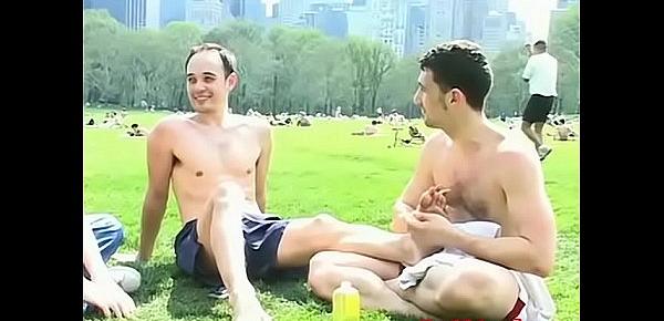  Sporty homos feet oiled up and tickled by his friends